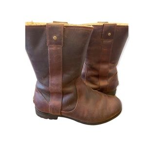 UGG Burroughs Leather Fur Lined Boot ( Waterproof) size 8
